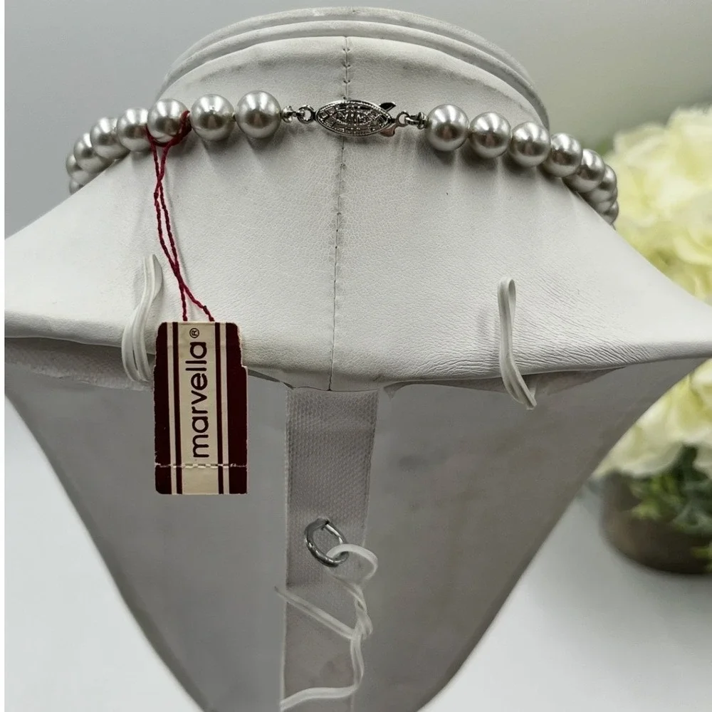 Marvella Vintage Light Gray Faux Glass Pearl Single Strand Classic‎ Necklace 23
